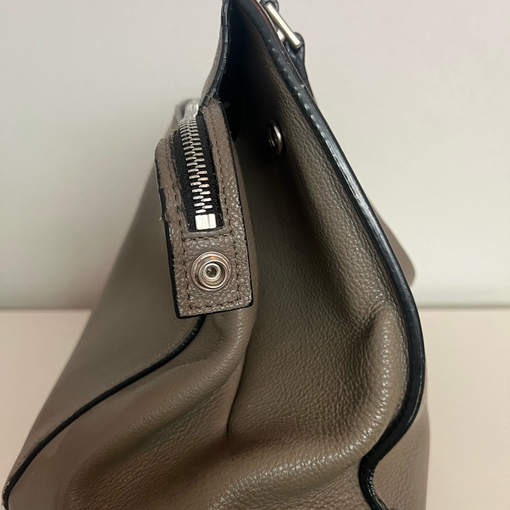 Brown Leather Zip-Top Women’s Clutch Bag - Picture 5 of 6